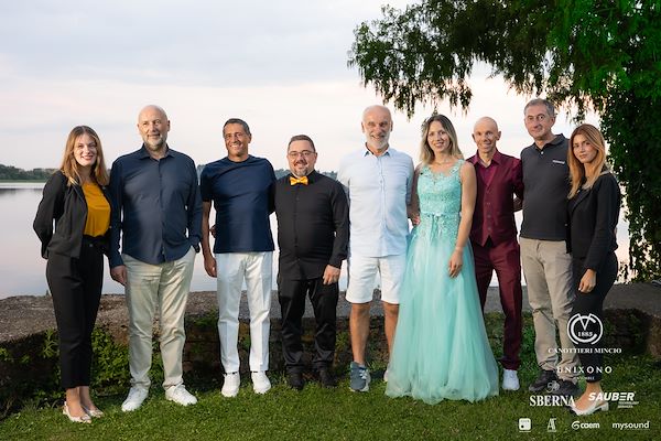 Canottieri Mincio . Unixono - Elena Camo: Le Grandi Voci Italiane