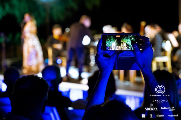 Canottieri Mincio . Unixono - Elena Camo: Le Grandi Voci Italiane