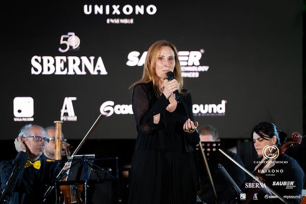 Canottieri Mincio . Unixono - Elena Camo: Le Grandi Voci Italiane