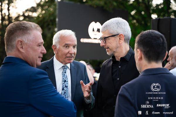 Canottieri Mincio . Unixono - Elena Camo: Le Grandi Voci Italiane