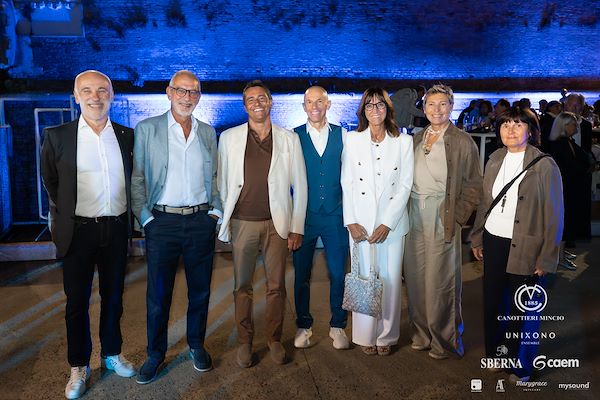 Canottieri Mincio . Unixono<br>Elena Camo: Le Grandi Voci Pop