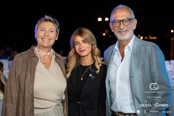 Canottieri Mincio . Unixono<br>Elena Camo: Le Grandi Voci Pop