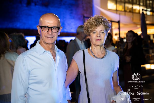 Canottieri Mincio . Unixono<br>Elena Camo: Le Grandi Voci Pop