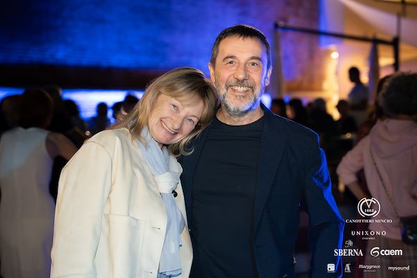 Canottieri Mincio . Unixono<br>Elena Camo: Le Grandi Voci Pop