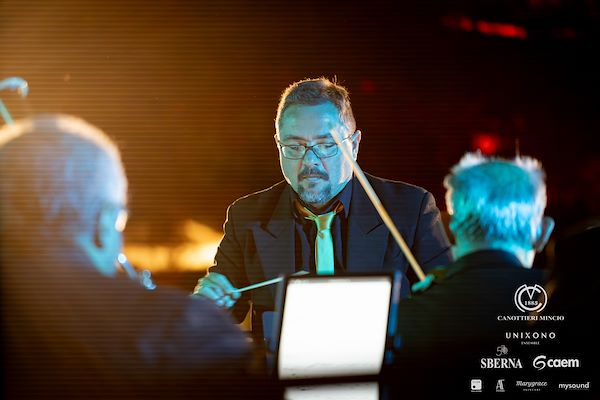 Canottieri Mincio . Unixono<br>Elena Camo: Le Grandi Voci Pop