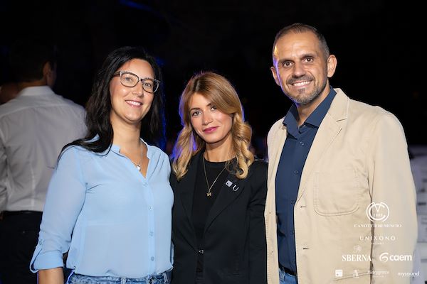 Canottieri Mincio . Unixono<br>Elena Camo: Le Grandi Voci Pop