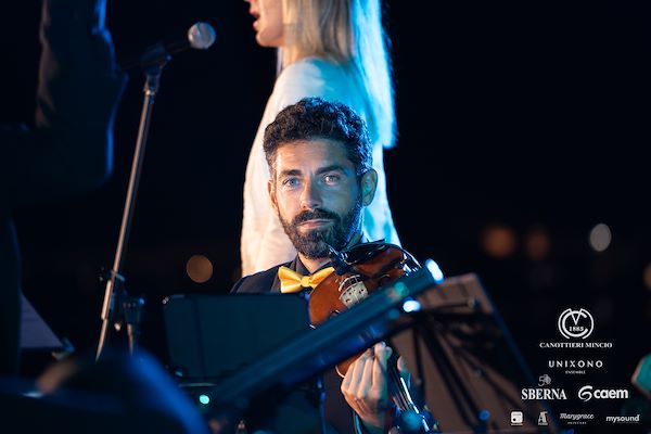 Canottieri Mincio . Unixono<br>Elena Camo: Le Grandi Voci Pop