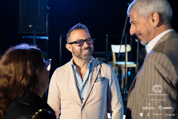 Canottieri Mincio . Unixono<br>Elena Camo: Le Grandi Voci Pop