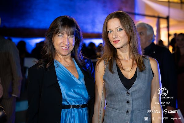 Canottieri Mincio . Unixono<br>Elena Camo: Le Grandi Voci Pop