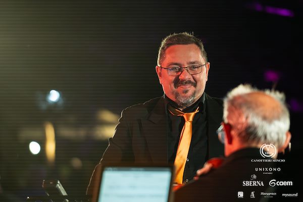 Canottieri Mincio . Unixono<br>Elena Camo: Le Grandi Voci Pop