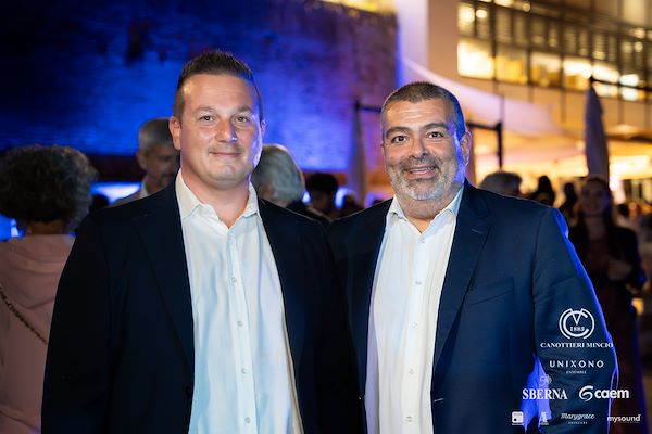 Canottieri Mincio . Unixono<br>Elena Camo: Le Grandi Voci Pop