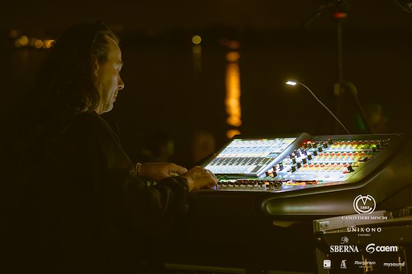 Canottieri Mincio . Unixono<br>Elena Camo: Le Grandi Voci Pop