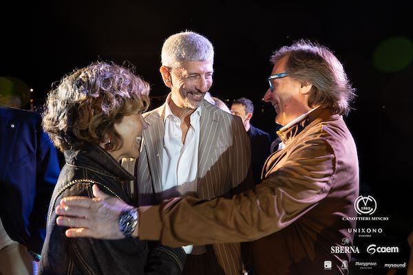 Canottieri Mincio . Unixono<br>Elena Camo: Le Grandi Voci Pop