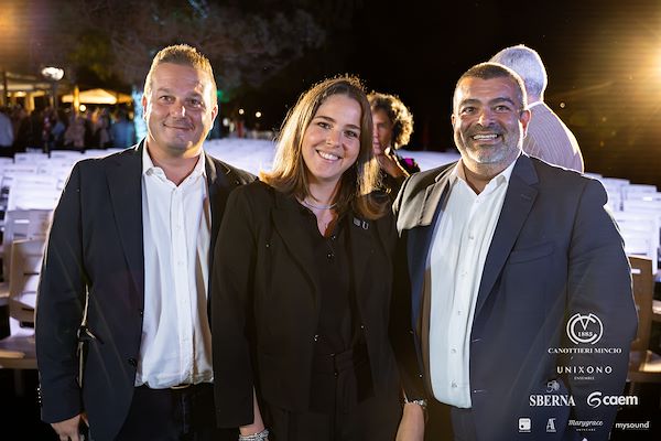 Canottieri Mincio . Unixono<br>Elena Camo: Le Grandi Voci Pop