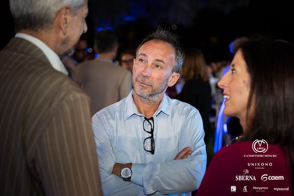 Canottieri Mincio . Unixono<br>Elena Camo: Le Grandi Voci Pop