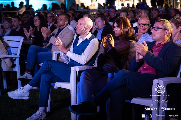 Canottieri Mincio . Unixono<br>Elena Camo: Le Grandi Voci Pop