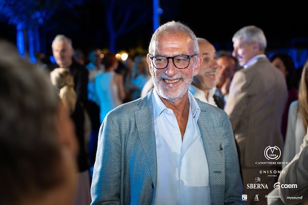 Canottieri Mincio . Unixono<br>Elena Camo: Le Grandi Voci Pop