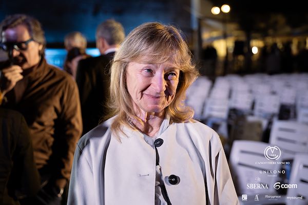 Canottieri Mincio . Unixono<br>Elena Camo: Le Grandi Voci Pop