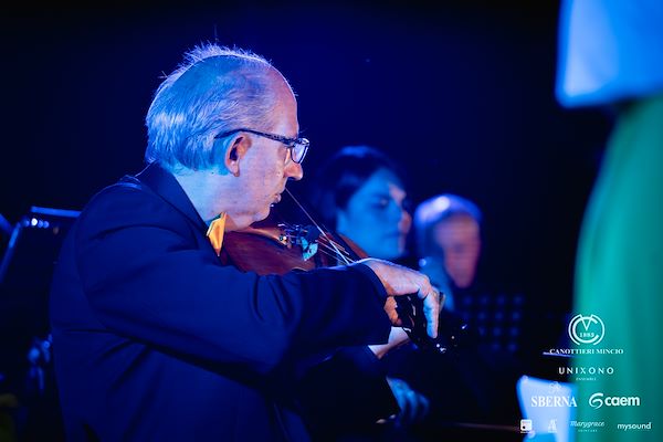 Canottieri Mincio . Unixono<br>Elena Camo: Le Grandi Voci Pop