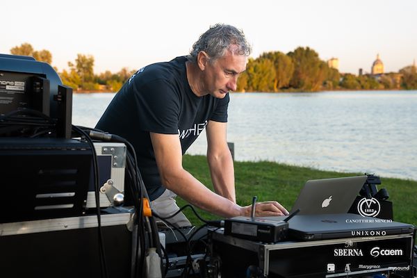 Canottieri Mincio . Unixono<br>Elena Camo: Le Grandi Voci Pop