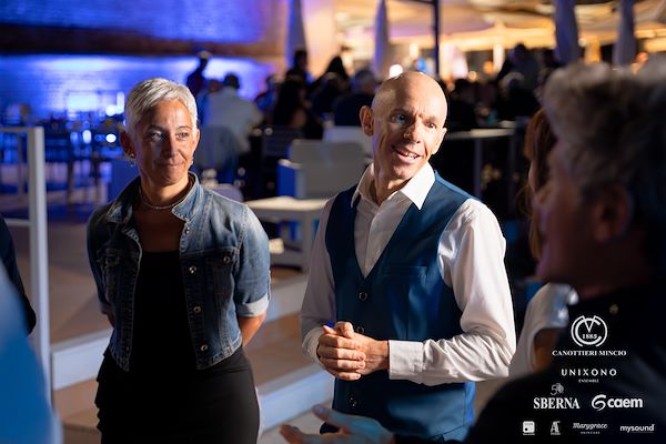 Canottieri Mincio . Unixono<br>Elena Camo: Le Grandi Voci Pop