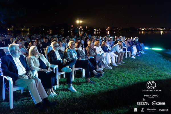 Canottieri Mincio . Unixono<br>Elena Camo: Le Grandi Voci Pop