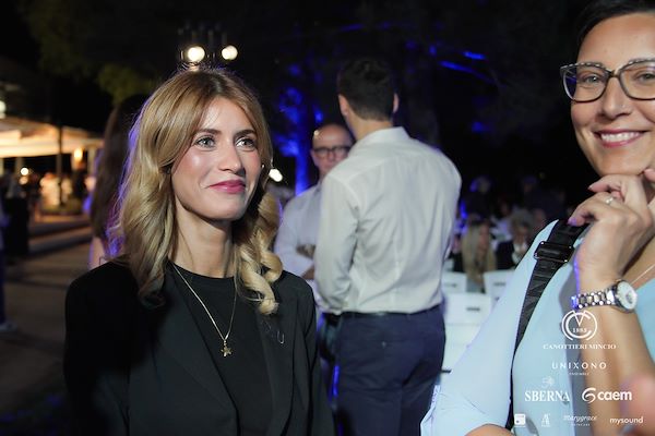 Canottieri Mincio . Unixono<br>Elena Camo: Le Grandi Voci Pop