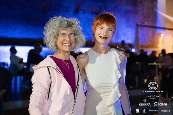 Canottieri Mincio . Unixono<br>Elena Camo: Le Grandi Voci Pop