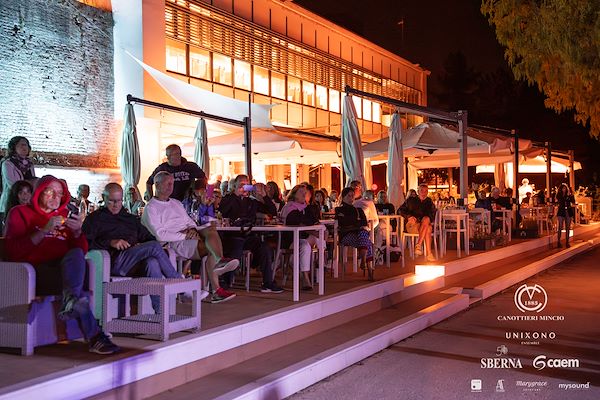 Canottieri Mincio . Unixono<br>Elena Camo: Le Grandi Voci Pop