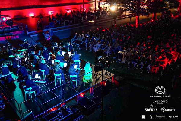 Canottieri Mincio . Unixono<br>Elena Camo: Le Grandi Voci Pop