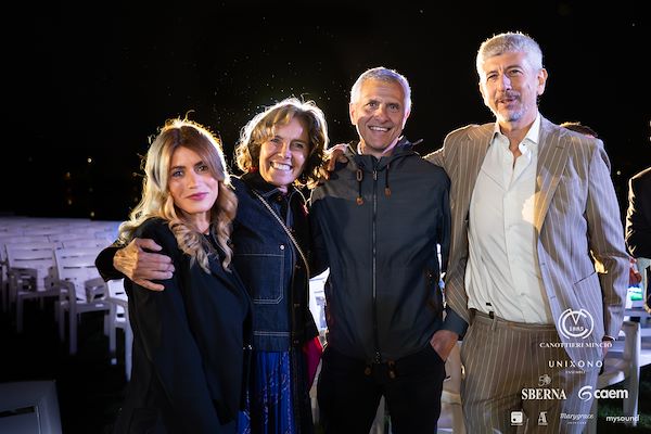 Canottieri Mincio . Unixono<br>Elena Camo: Le Grandi Voci Pop