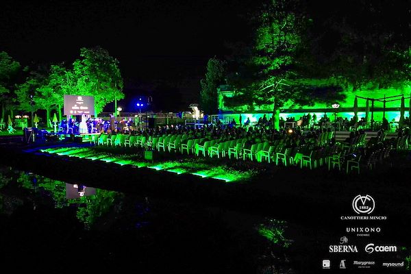 Canottieri Mincio . Unixono<br>Elena Camo: Le Grandi Voci Pop