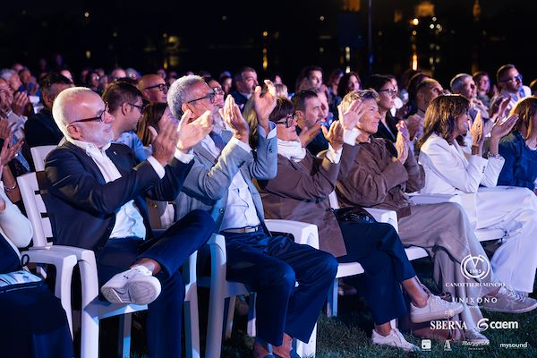 Canottieri Mincio . Unixono<br>Elena Camo: Le Grandi Voci Pop