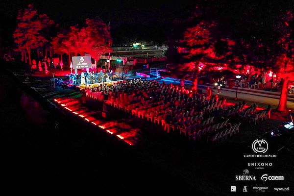 Canottieri Mincio . Unixono<br>Elena Camo: Le Grandi Voci Pop