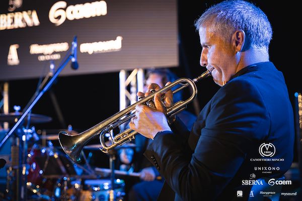 Canottieri Mincio . Unixono<br>Elena Camo: Le Grandi Voci Pop