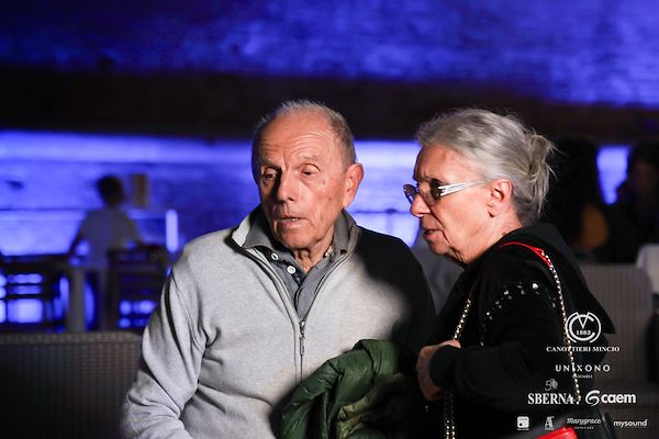 Canottieri Mincio . Unixono<br>Elena Camo: Le Grandi Voci Pop