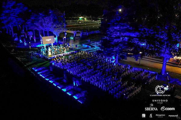 Canottieri Mincio . Unixono<br>Elena Camo: Le Grandi Voci Pop