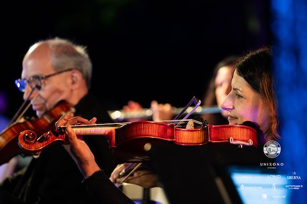 Circolo Tennis Scaligero<br> Unixono & Elena Camo: Le Grandi Voci Pop