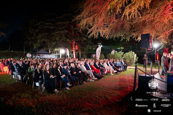 Circolo Tennis Scaligero<br> Unixono & Elena Camo: Le Grandi Voci Pop