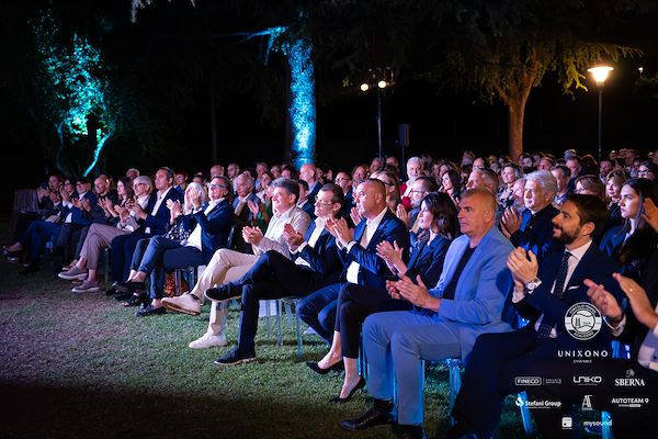 Circolo Tennis Scaligero<br> Unixono & Elena Camo: Le Grandi Voci Pop